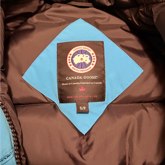 Authentic Canada Goose Jacket - Picture 9 of 9
